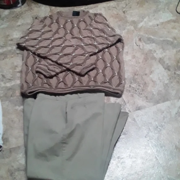 AFO - Adult Full Outfit - Picture 1 of 12